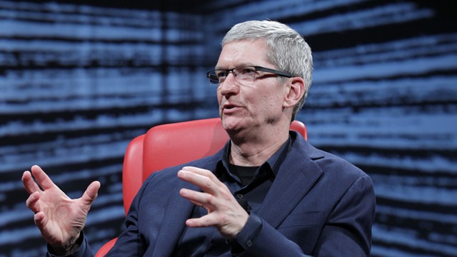Директора Apple обвинили в поддержке цензуры