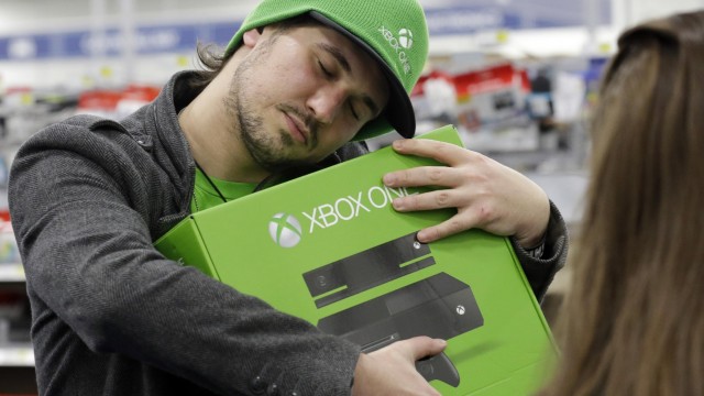 Xbox One продолжает доминировать у себя на родине